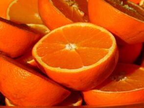 apelsīnos esošais C vitamīns tiek izvadīts ar nikotīnu